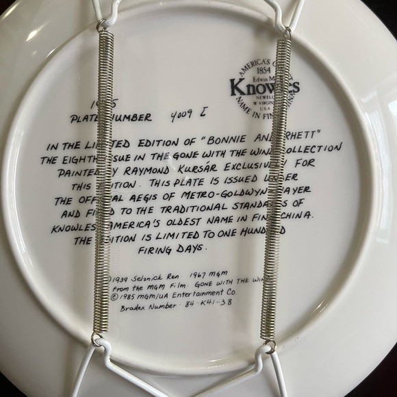 Vintage Gone With The Wind Bonnie & Rhett Collectible Plate 9” - Picture 4 of 4